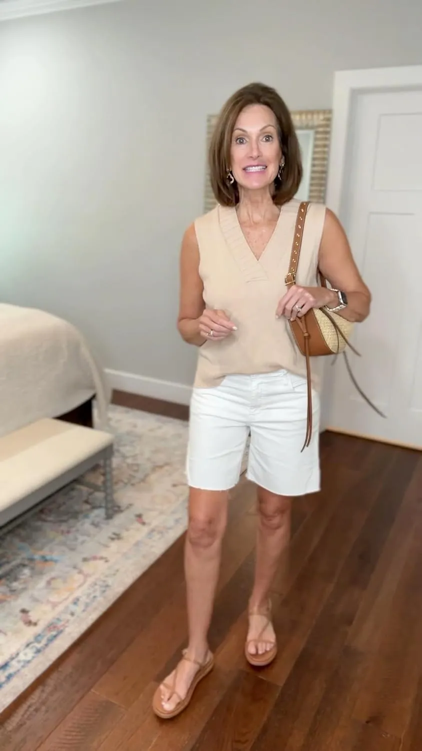 Daacee Women's V Neck Sweater Vest Casual Summer Loose Side Slit Sleeveless Pullover Knit Tank Tops