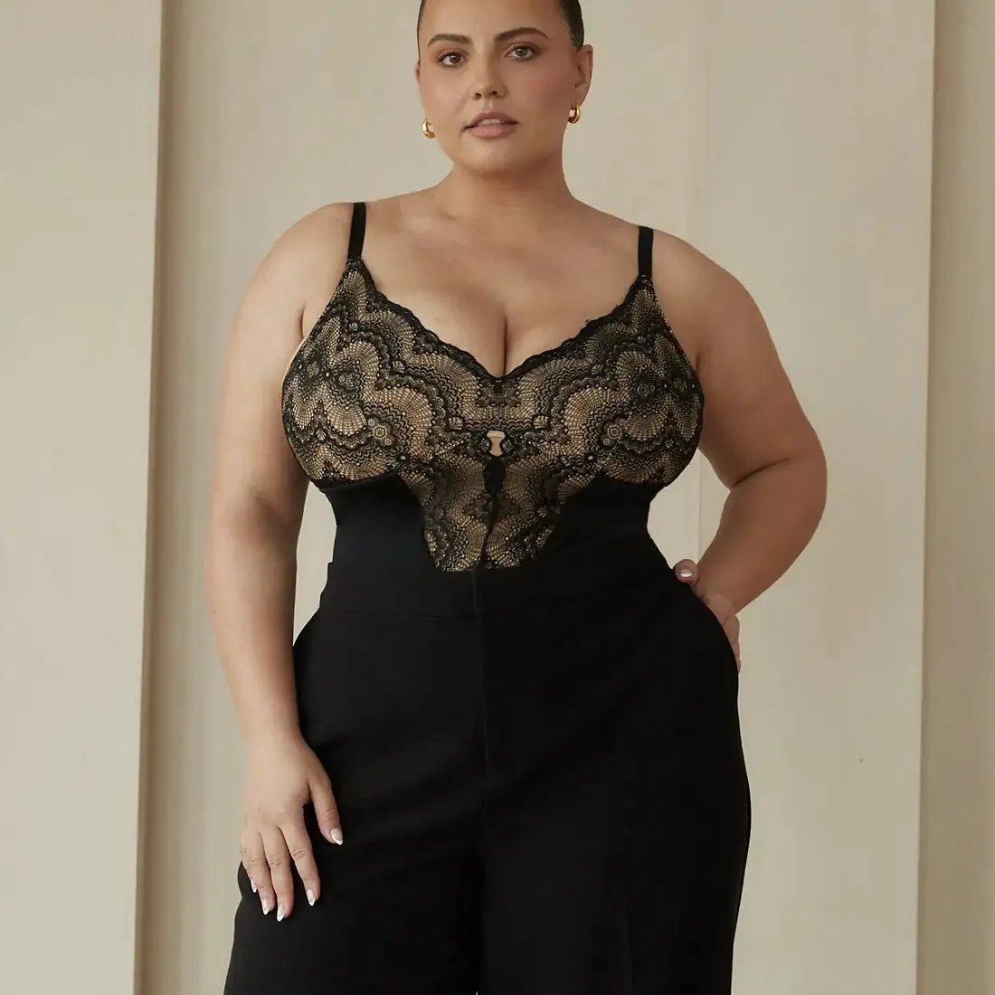 Pinsy Shapewear Sculpting Lace Shapewear Bodysuit in Black
